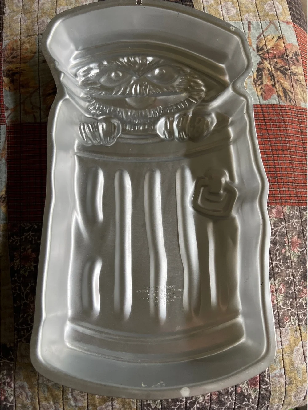 Vintage Wilton Oscar the Grouch Aluminum Cake Pan 1971 Muppe